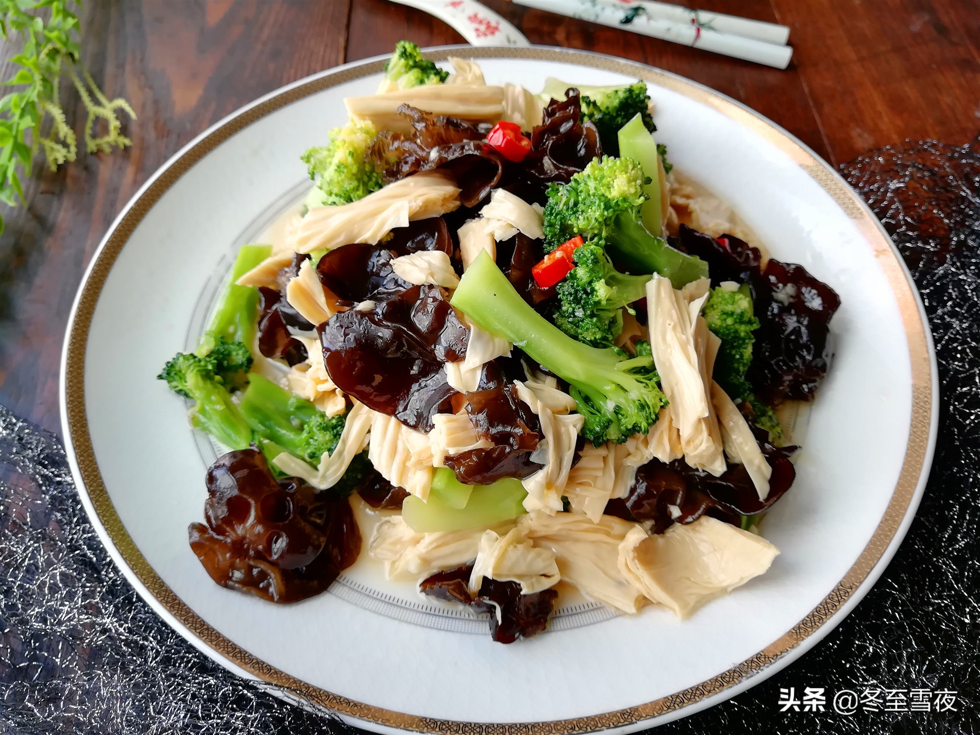 凉菜做法简单容易学，分享15道凉菜做法，过年餐桌上非常受欢迎