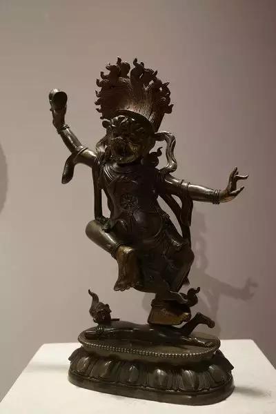 清代铜鎏金佛像的鉴定,清代铜鎏金无量寿佛像