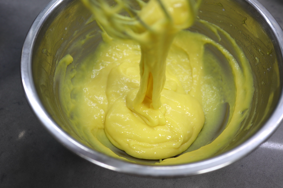 用电饭煲烤戚风蛋糕,戚风蛋糕电饭锅怎么做才松软