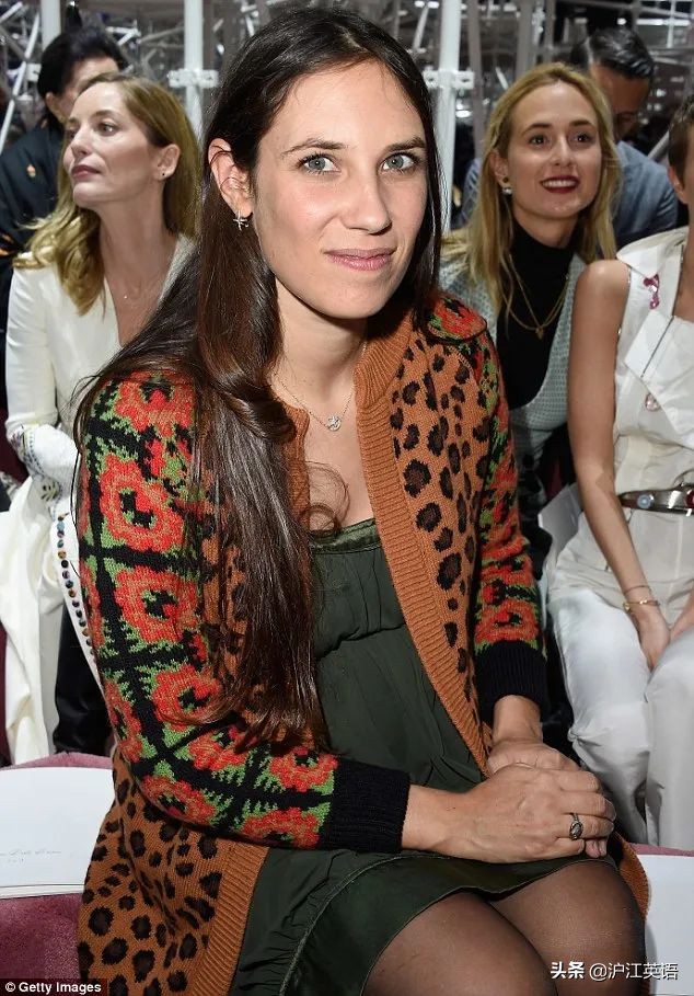 忧郁系王子，竟是宠妻儿狂魔，还打破了王室700年的爱情诅咒