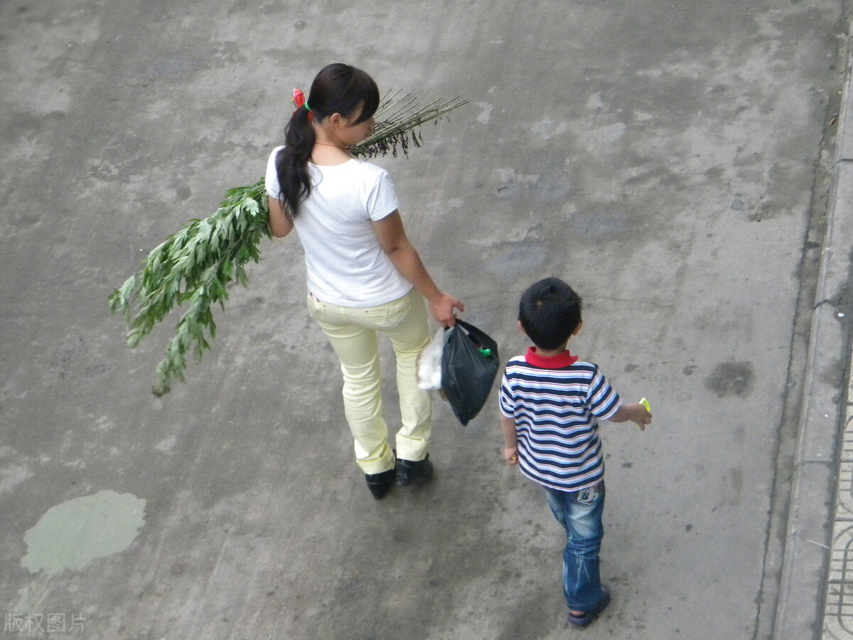 端午挂艾草的正确方法北方,端午挂艾草什么时间挂最好