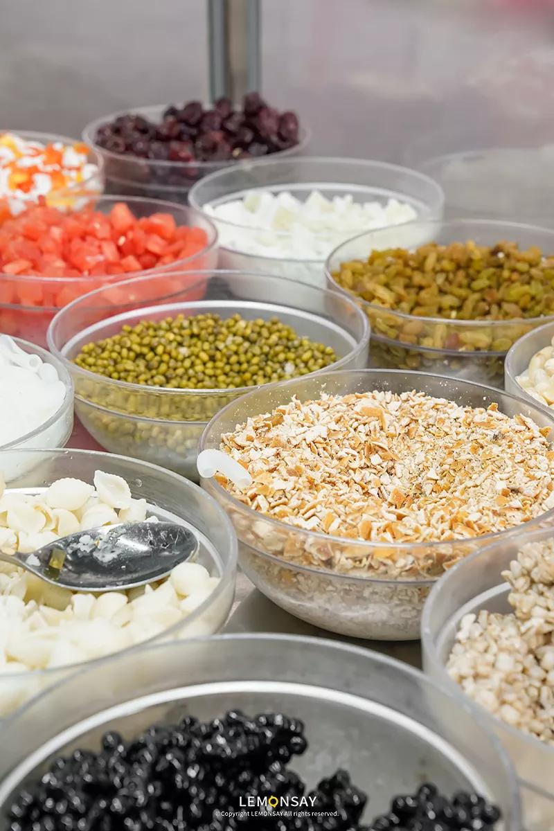 “就卖10块，难怪凌晨2点还满座”