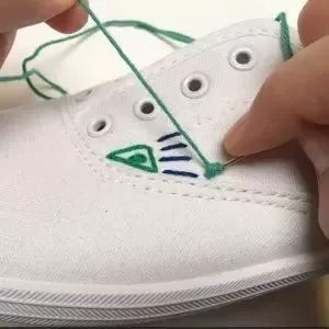 小白鞋怎么改好看,小白鞋变颜色教程