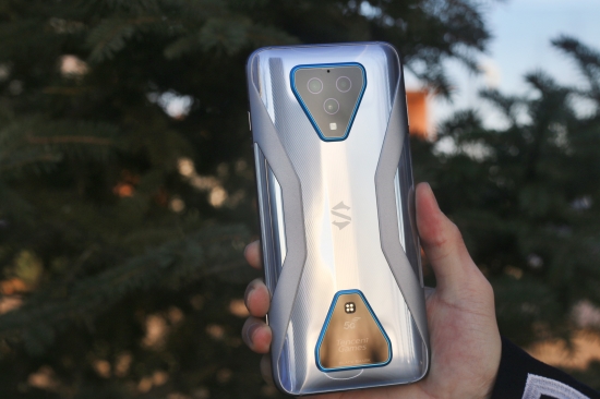 红魔游戏手机主动散热,红魔5g散热