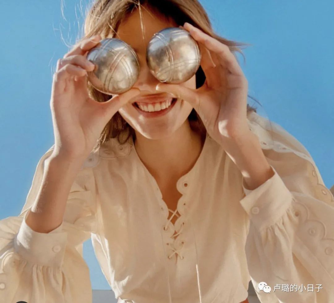 法国女性必买的衣服,真正时髦的巴黎女人到底在穿什么