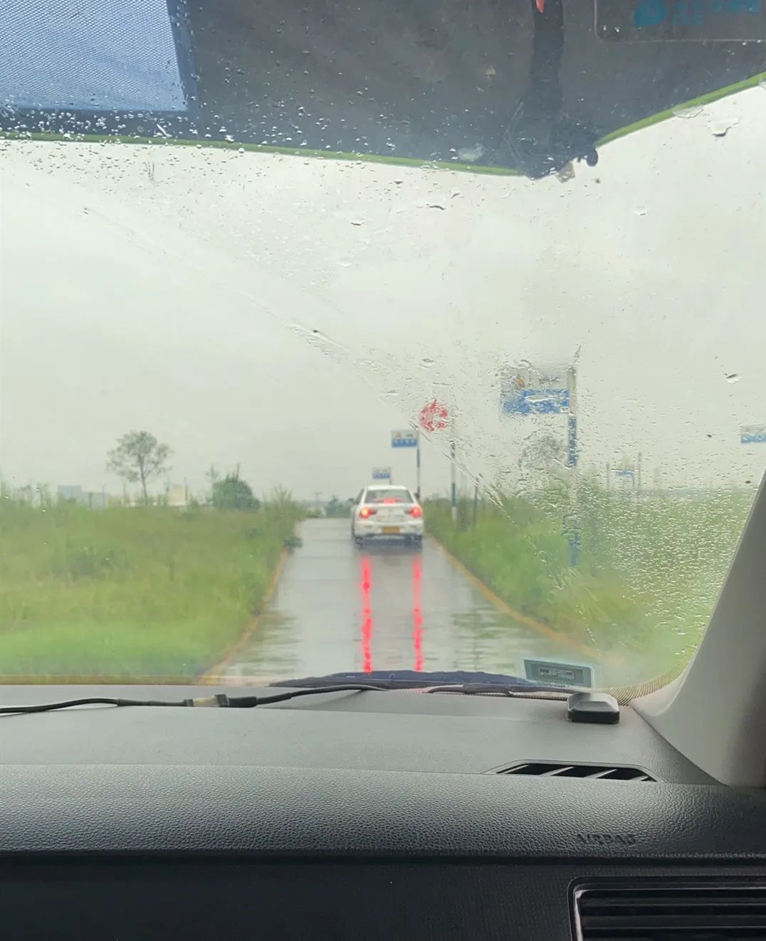 没有人能笑着离开,没有人能笑着离开系列