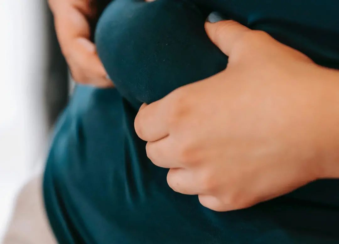 痘痘留下的凸起瘢痕怎么去除,痘痘好了留下肉疙瘩怎么治疗