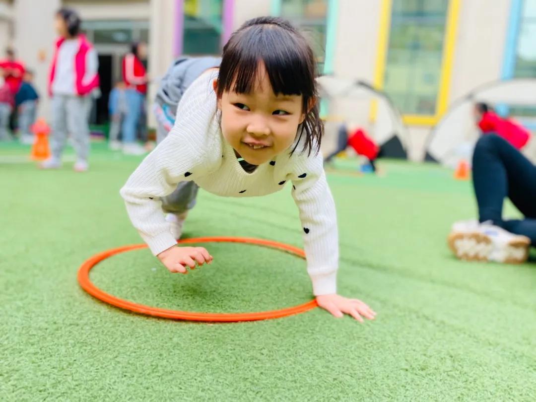 幼儿园足球嘉年华足球比赛视频,幼儿园足球主题游园活动