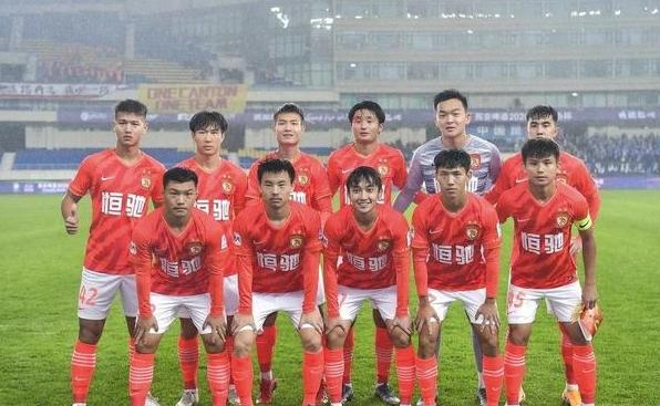 0：1！0：2！放弃亚洲赛场，足协逆势而为，见证中国足球奇葩操作