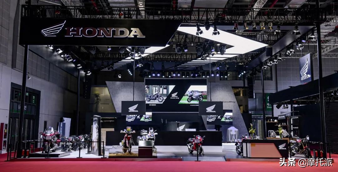 五羊-本田生产的CB400X/F重磅亮相上海国际车展，售价有望破冰