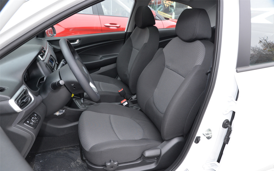 颜值高却不贵的合资家轿，1.4L动力省油、耐开，月薪3000可养