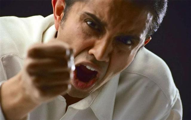 带娃带到崩溃怎么控制情绪,带娃脾气越来越暴躁了该怎么办