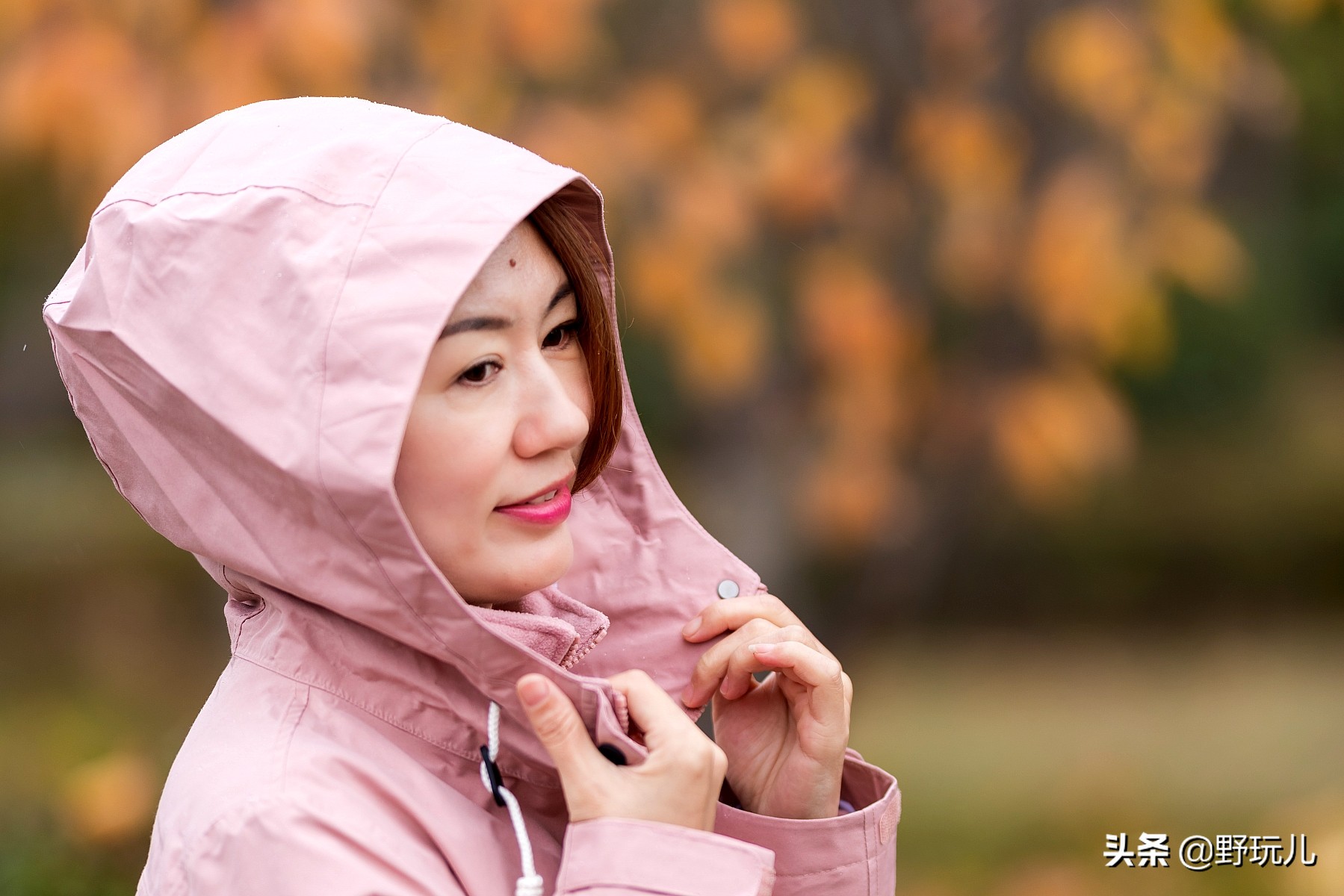 既时尚又实用的冲锋衣,简约而不简单的冲锋衣奢潮