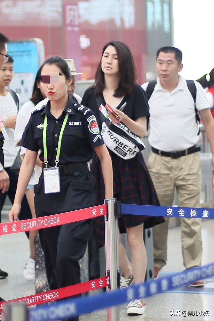 洪欣一身绿色清爽照片,洪欣素雅