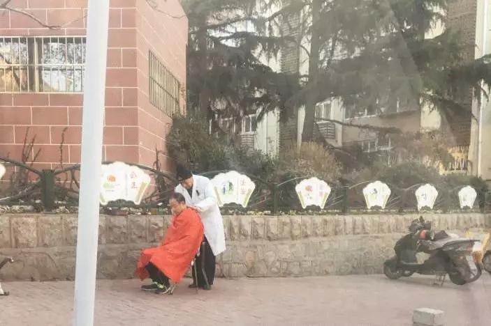 “火车卧铺这么便宜，为什么还有人买硬座？”：你没穷过，你不懂