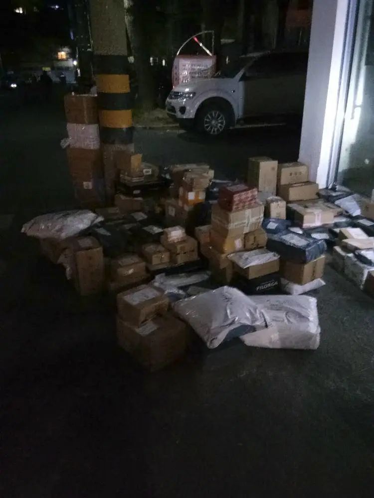 深圳顺丰快递员一个月能挣多少钱,顺丰快递员每个月休息几天