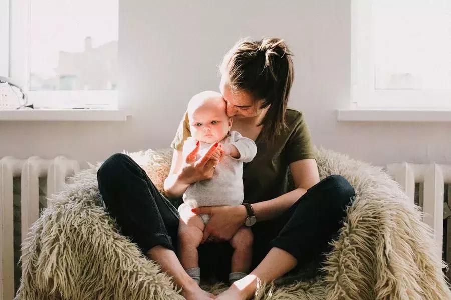 “我花200块，买来女儿性早熟”：多少中国孩子正在被掏空