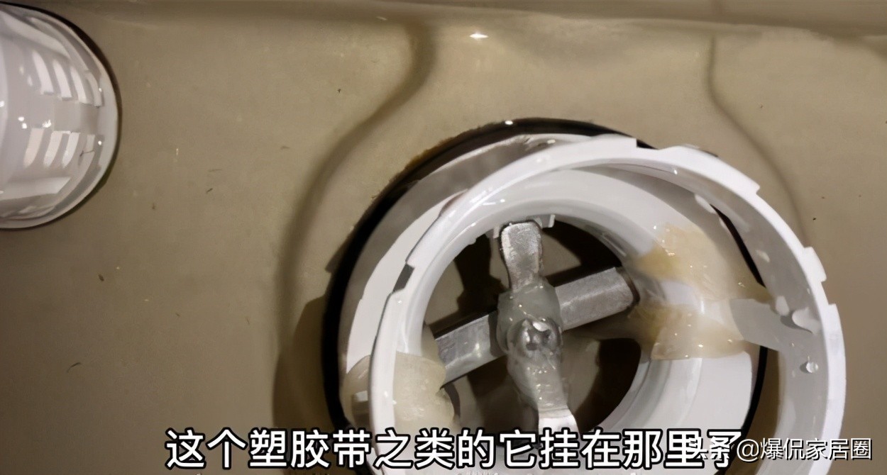 卫生间蓝泡泡会污染水吗,卫生间用的蓝泡泡有没有危害