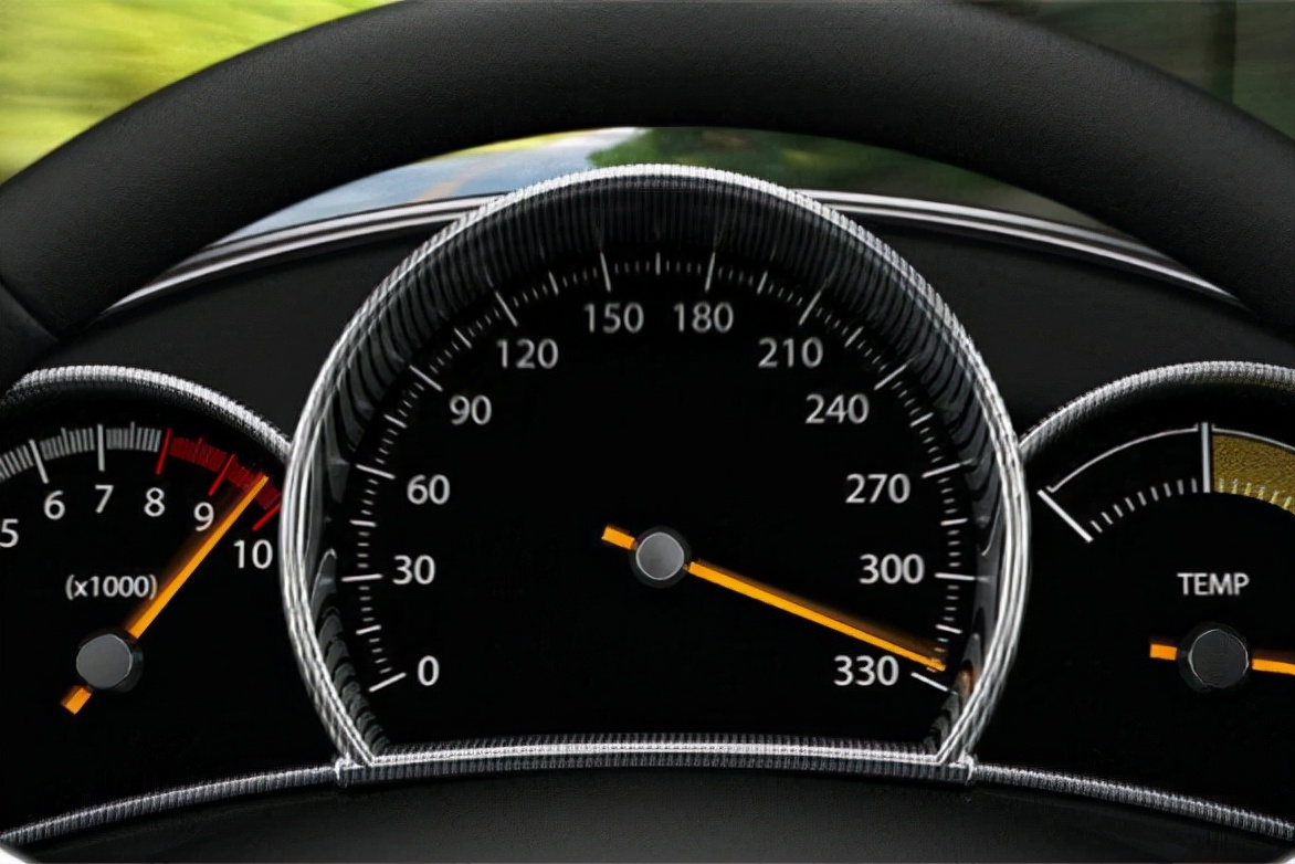 德系烧机油的真实原因,德系车烧机油经常添加有伤害吗