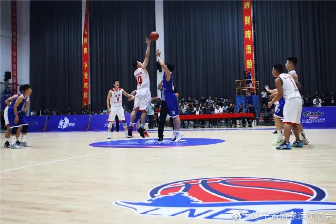 抚顺天湖啤酒比赛,抚顺天湖啤酒篮球队半决赛
