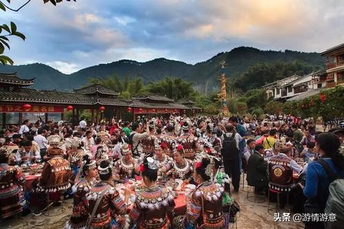 一方市民休闲、健身之地，被人们形象地喻为苗山“鸟巢”