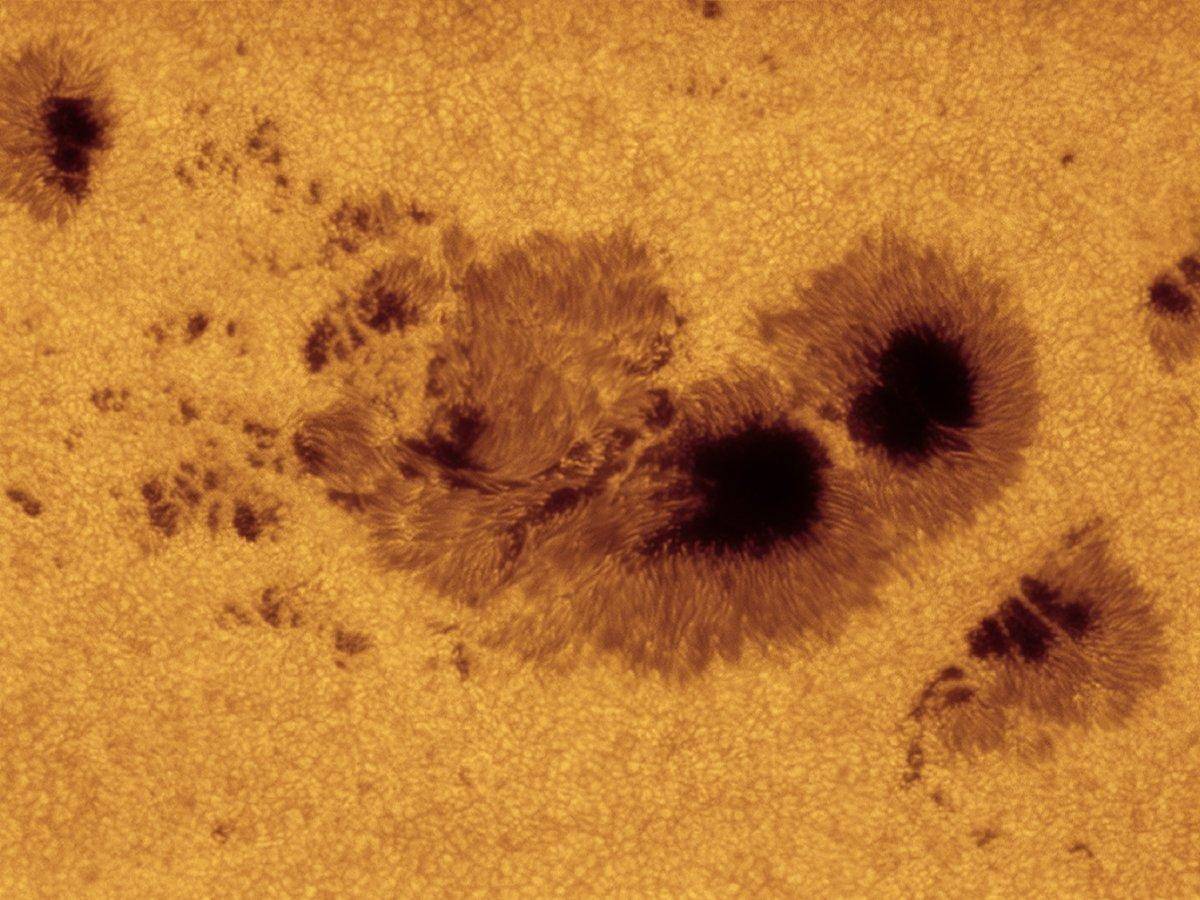 天文冷知识：5分钟带你了解下太阳黑子是如何生成的