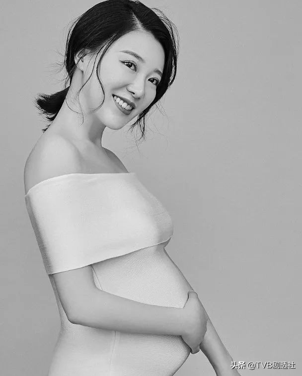 晒大肚子和老公照片,晒大肚子的照片