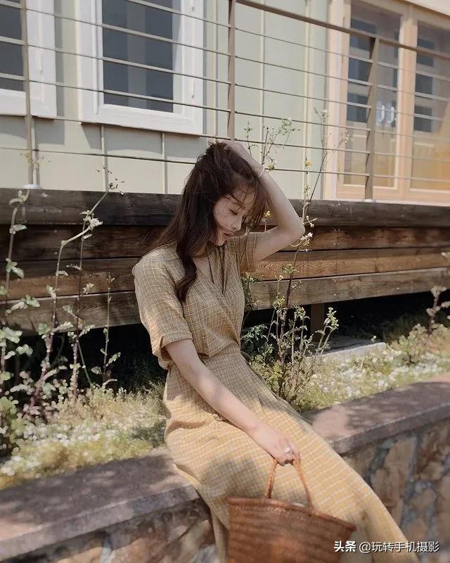 拍照不敢看镜头是自卑吗,拍照不会摆pose这些姿势超好看