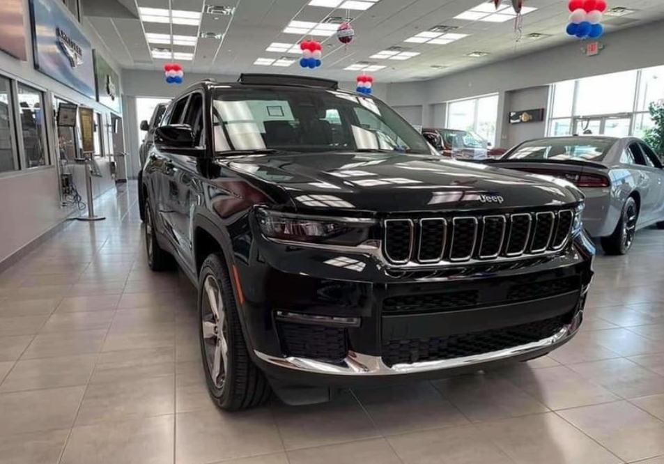 老车jeep大切诺基值得入手吗,jeep大切诺基是四驱吗