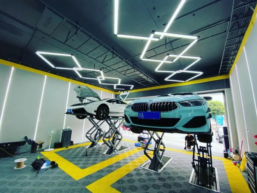 宝马8系双门碳纤维,宝马8系四门版的驾驶感受