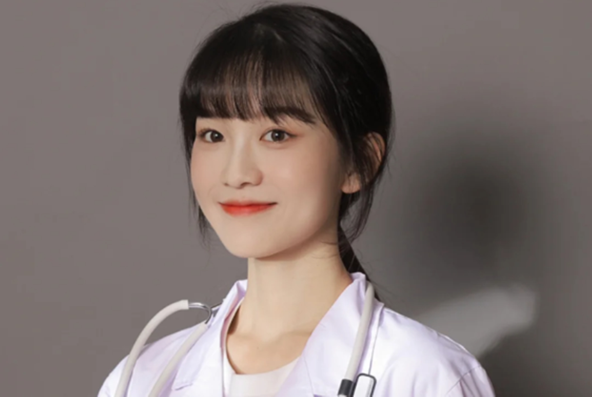 “曙光女神”获央媒认证，弃美归国，为3.5亿抑郁患者播撒希望