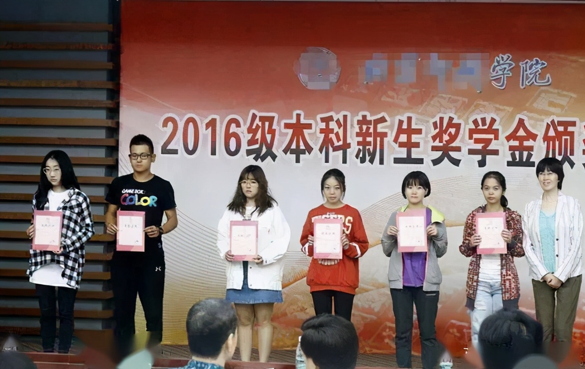 加入大学辅导员有什么好处,大学生选上辅导员有什么好处