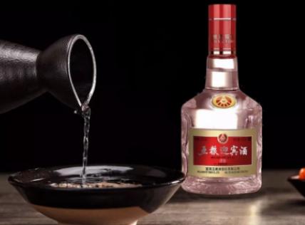 假冒高端品牌白酒图片,包装太丑惨遭嫌弃的四大良心白酒