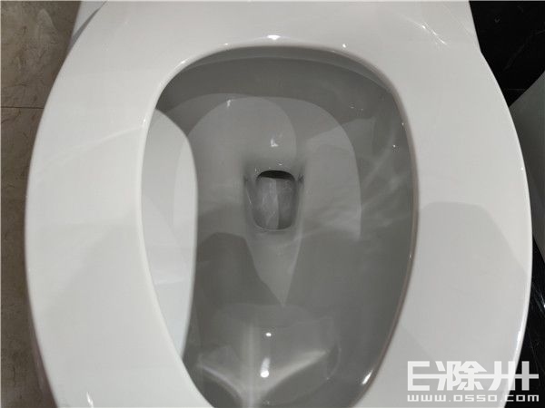 花洒马桶淋浴房怎么选？小编深挖市场，详解产品和报价