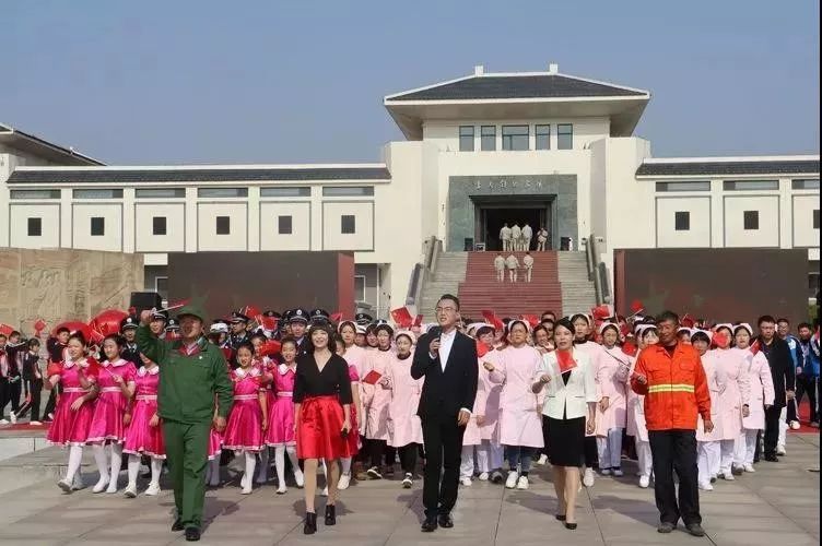 唐山万名青年快闪歌曲,唐山千人快闪视频大全