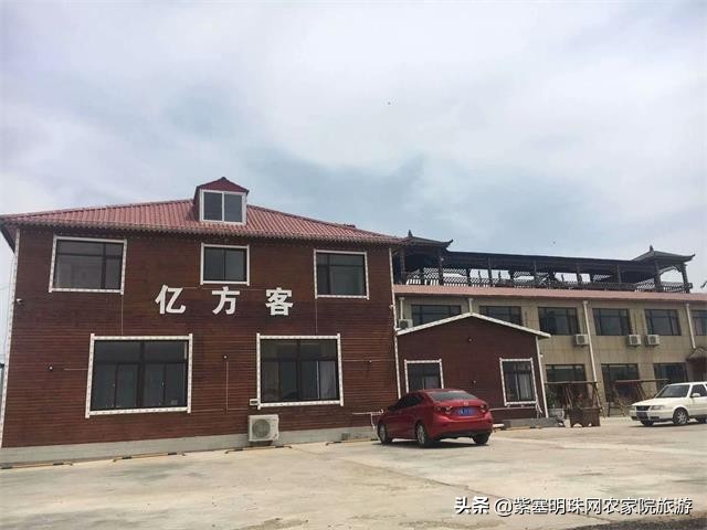 去赶海抓螃蟹海边淋雨捡贝壳,来海边抓螃蟹拾贝壳