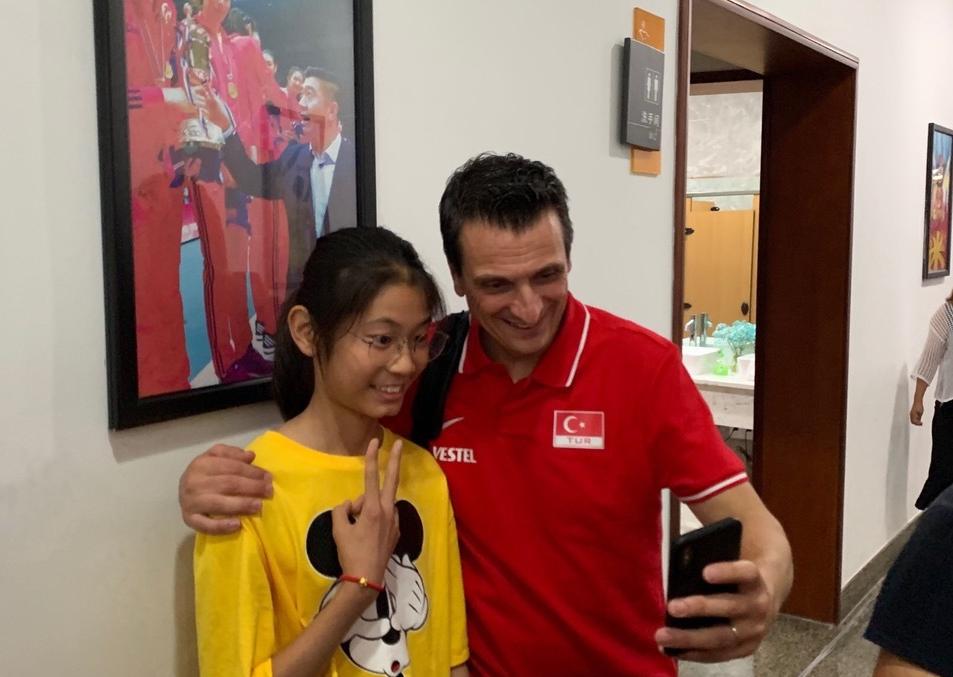 朱婷妹妹朱佳荟也打排球吗,朱婷妹妹朱佳慧打比赛