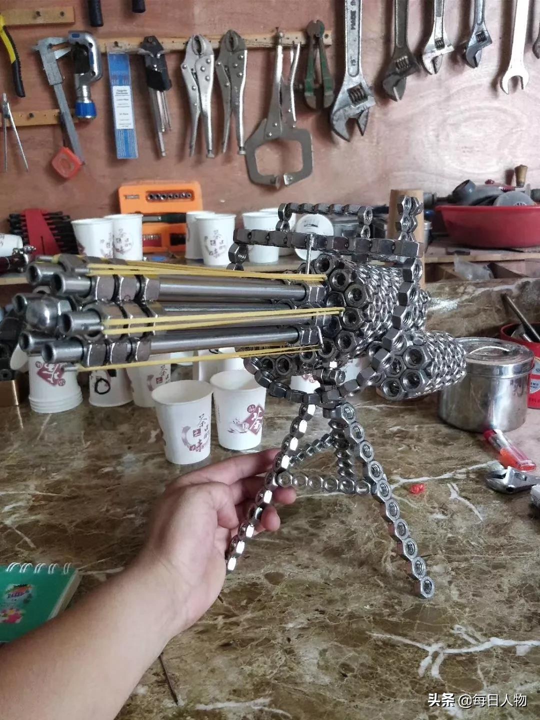 网红发明家手工耿,100件无厘头发明背后,是真实生活的心酸