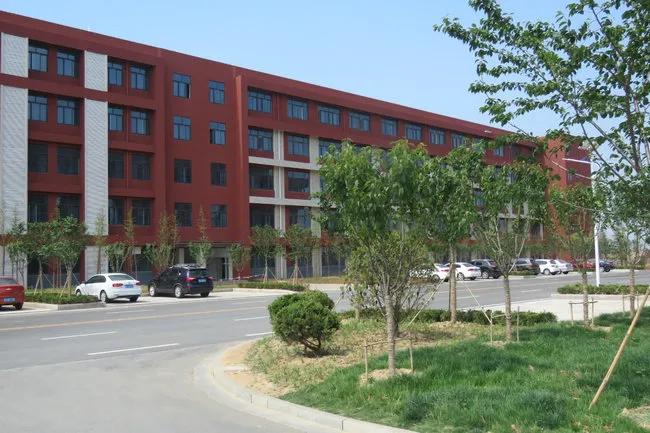 连云港华杰实验学校优点,名校巡礼海南中学