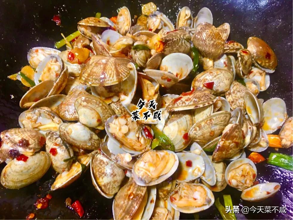 花蛤吐沙放香油是真的吗,花蛤怎么吐沙干净放香油