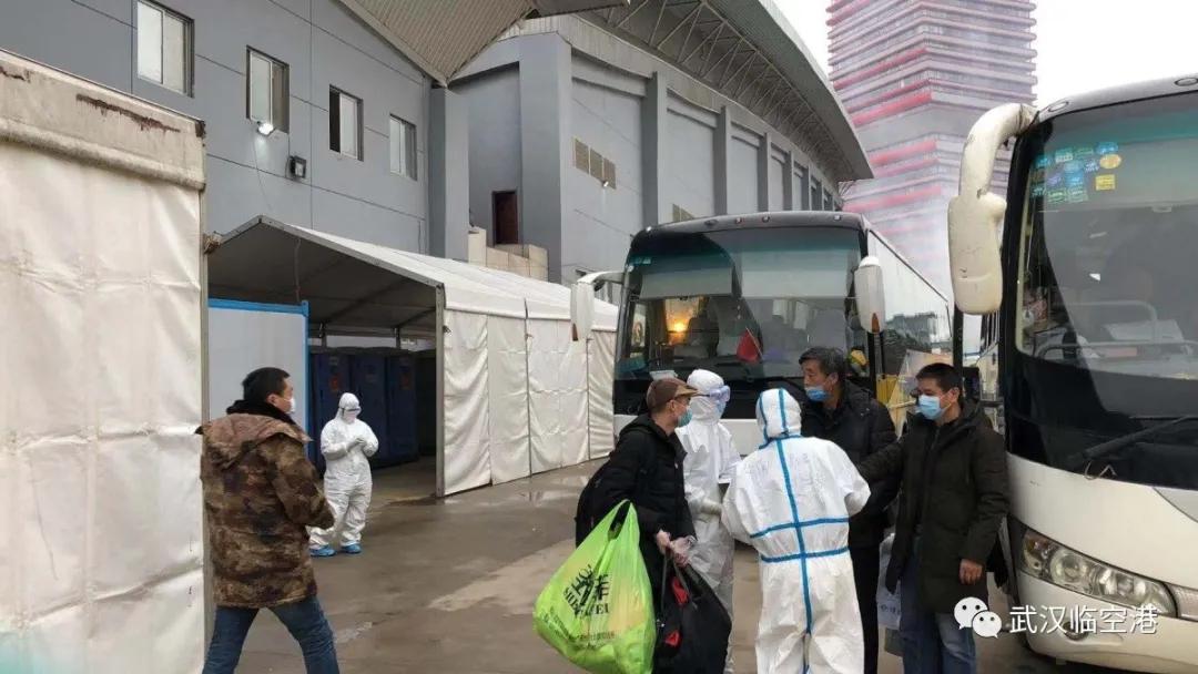 25天没睡过安稳觉！把隔离点当“家”的日子，他们干了这些事……