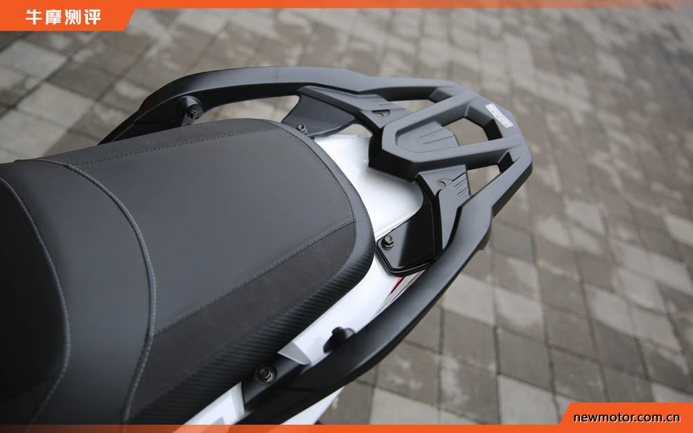 油箱17升续航可达400公里,最佳国产踏板摩旅车