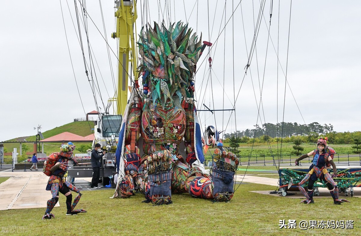 被人偶娃娃吓到,东京奥运会巨型人偶原型