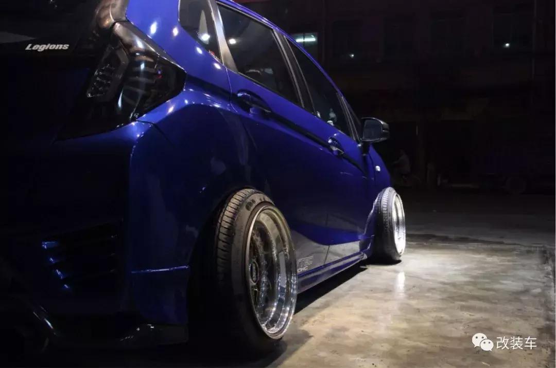 车友把本田超跑GK5改得一身骚气，定制改件更是独一无二！