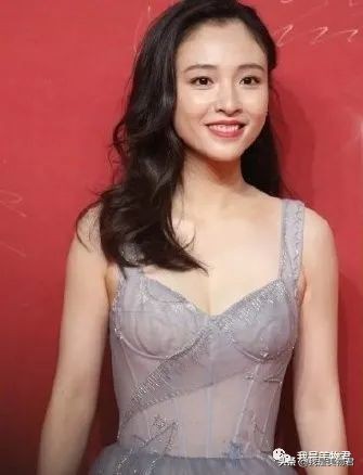 使底妆服帖的精华适合混油皮,大干皮亲妈粉底液大推荐