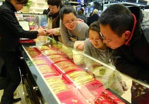 手上戴的金首饰样式,手上金银首饰