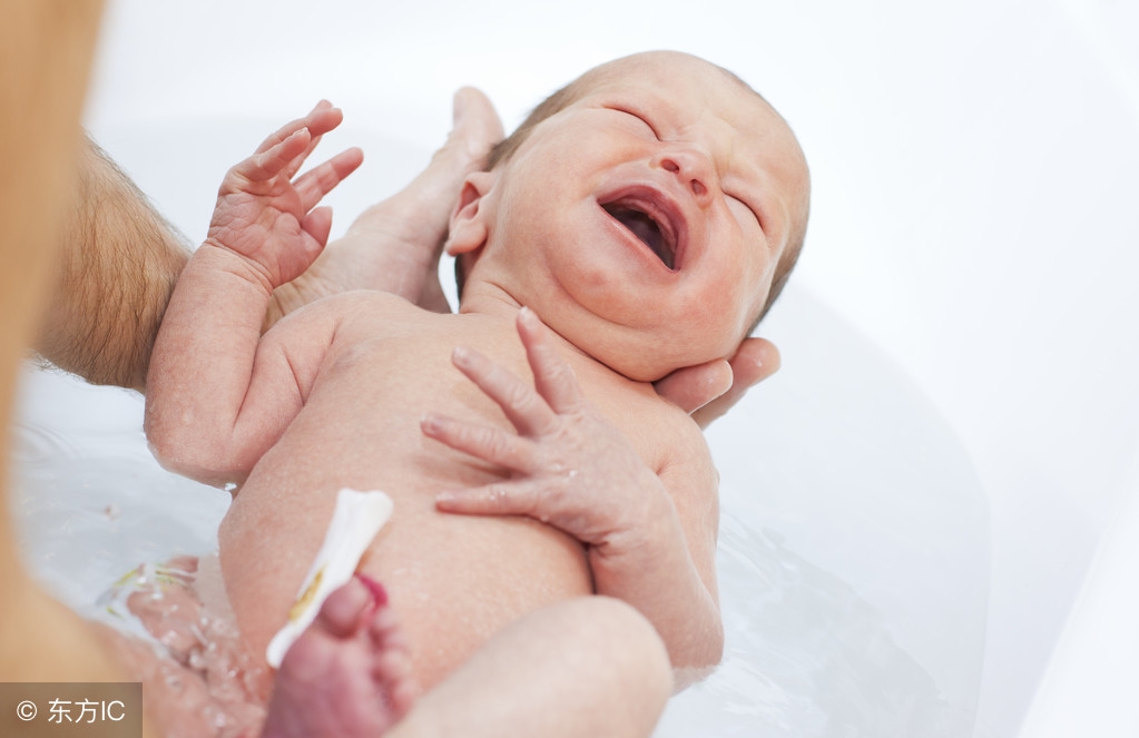 新生儿脐带夹多久可以去掉,新生儿脐带夹要不要绑带保护