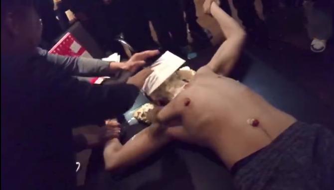 广东男篮赵睿27岁生日,赵睿和广东男篮拍照