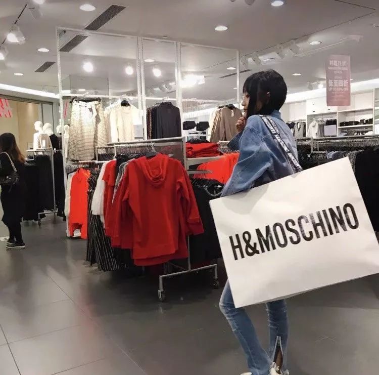 moschinohm合作款,hm和星际联名