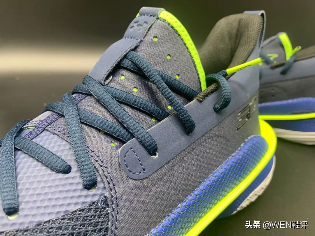 致敬粉丝！鞋面、中底再升级，库里7*开代**箱解读，你觉得如何？